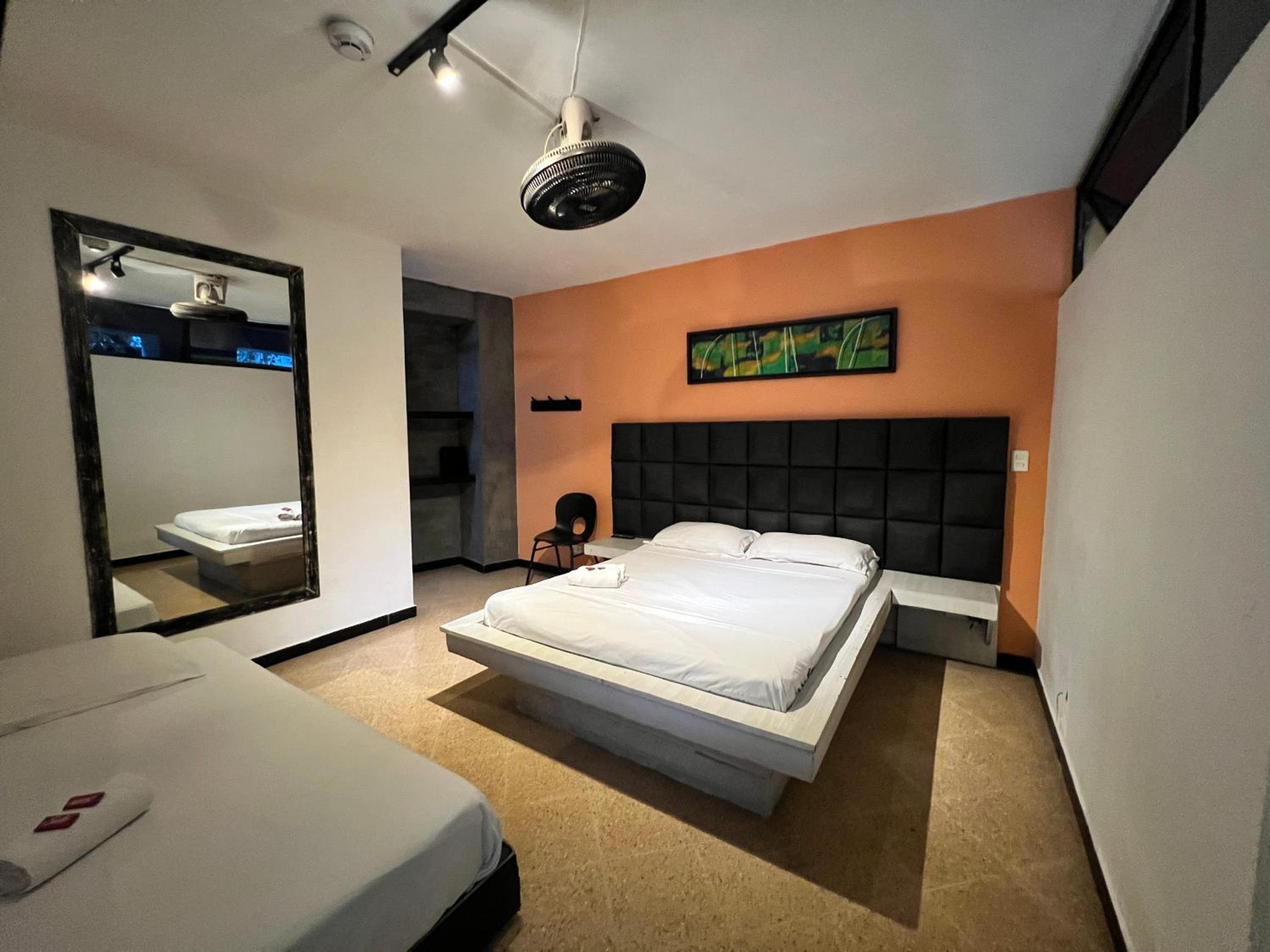Hotel Natural Medellin, La candelaria