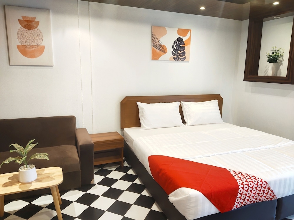 OYO 75446 Travis Inthamara 49, Bangkok