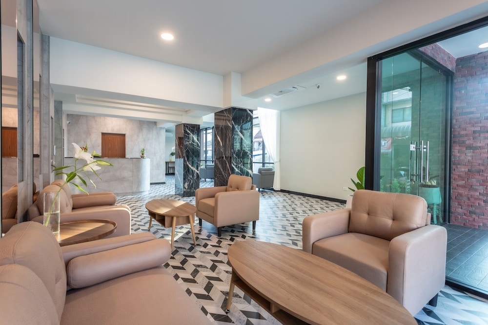 S7VEN RATCHADA HOTEL, Bangkok