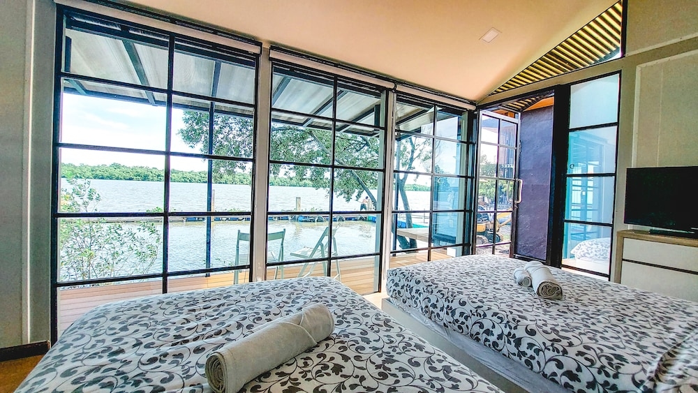 Bangpakong Boat Club, Bangkok