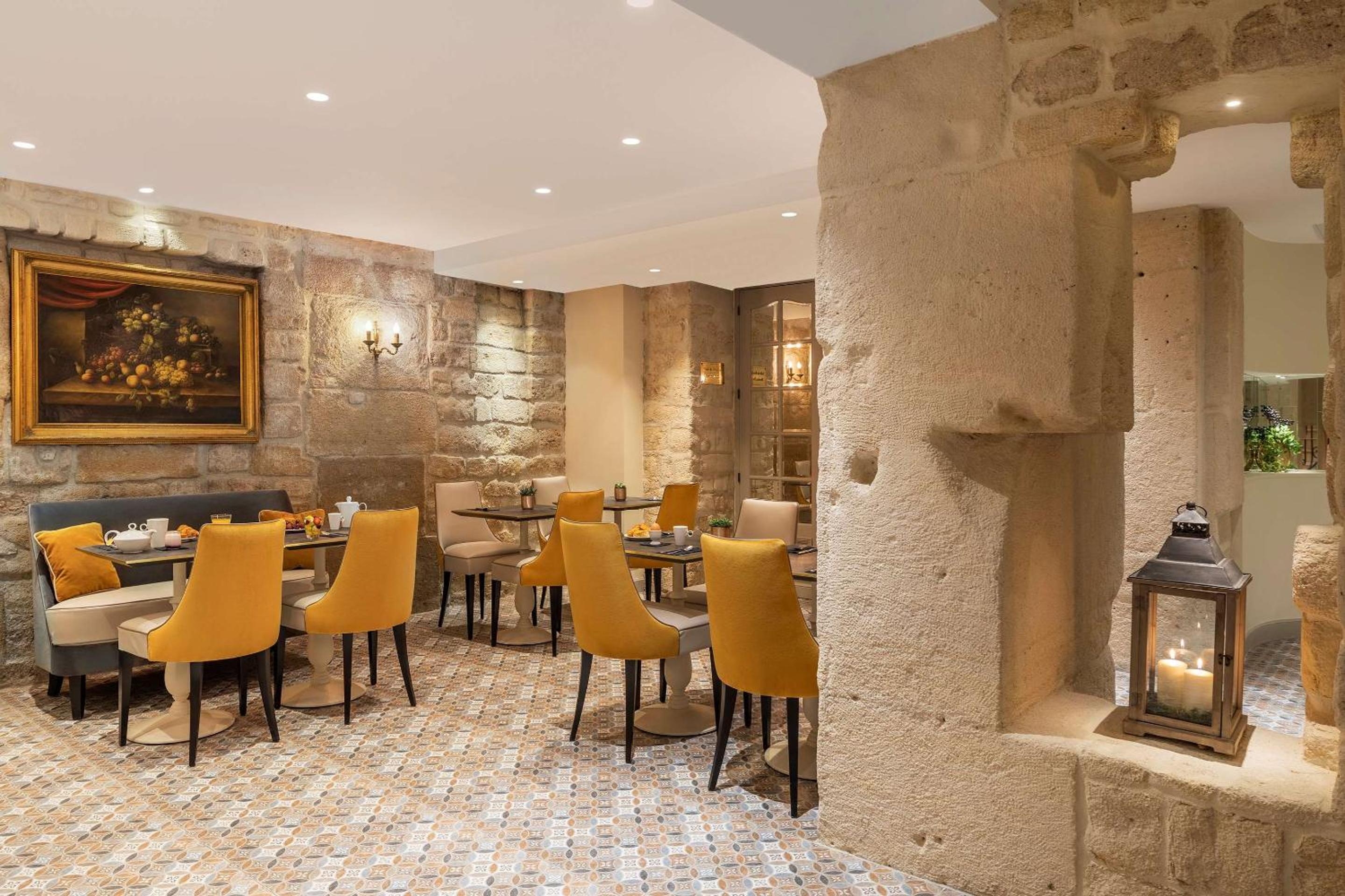 Hotel Ducs de Bourgogne, Paris