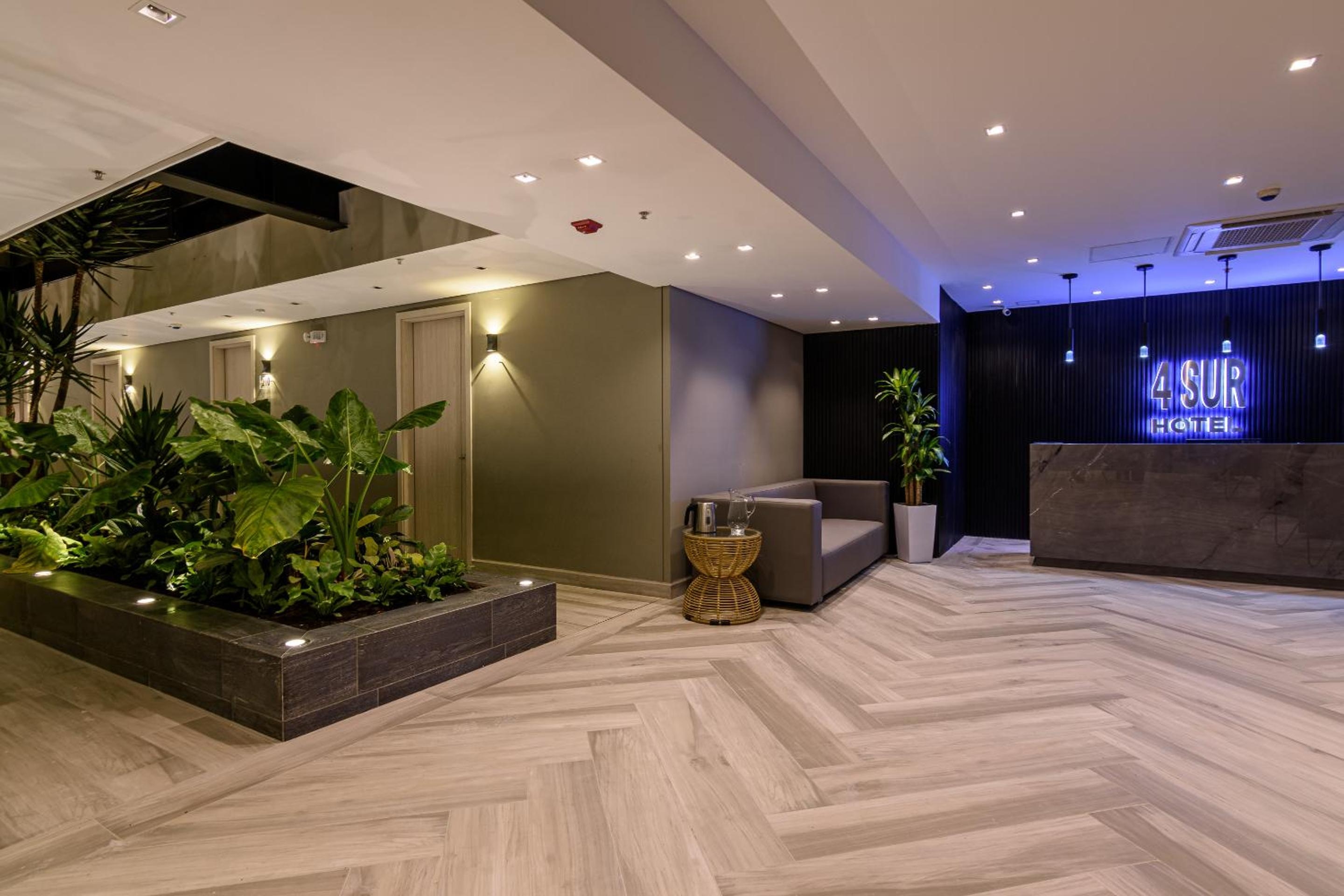 4 Sur Hotel, Belén