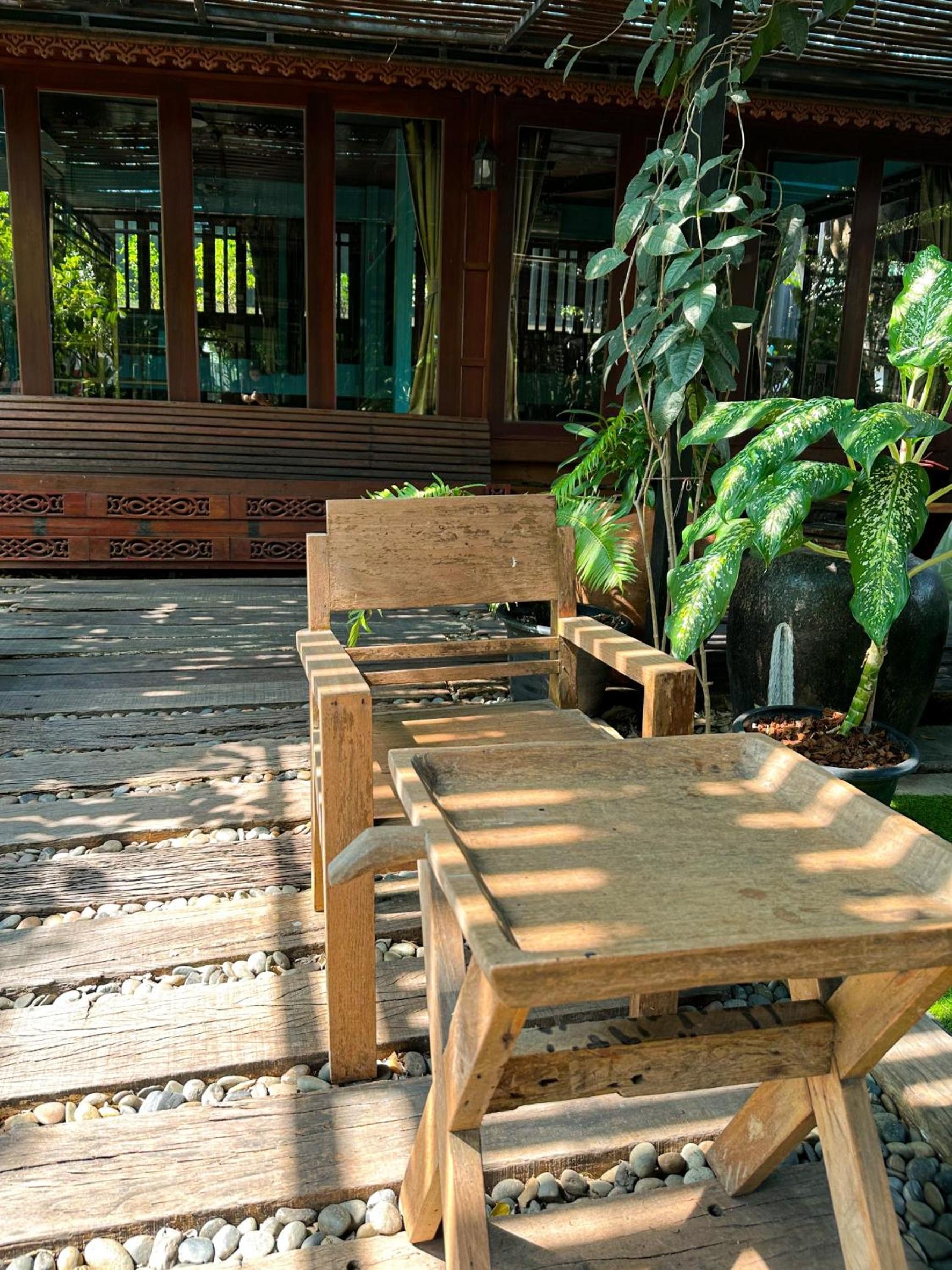 โรงแรมบ้านเพิ่มสุข อิมแพ็ค เมืองทอง, Bangkok