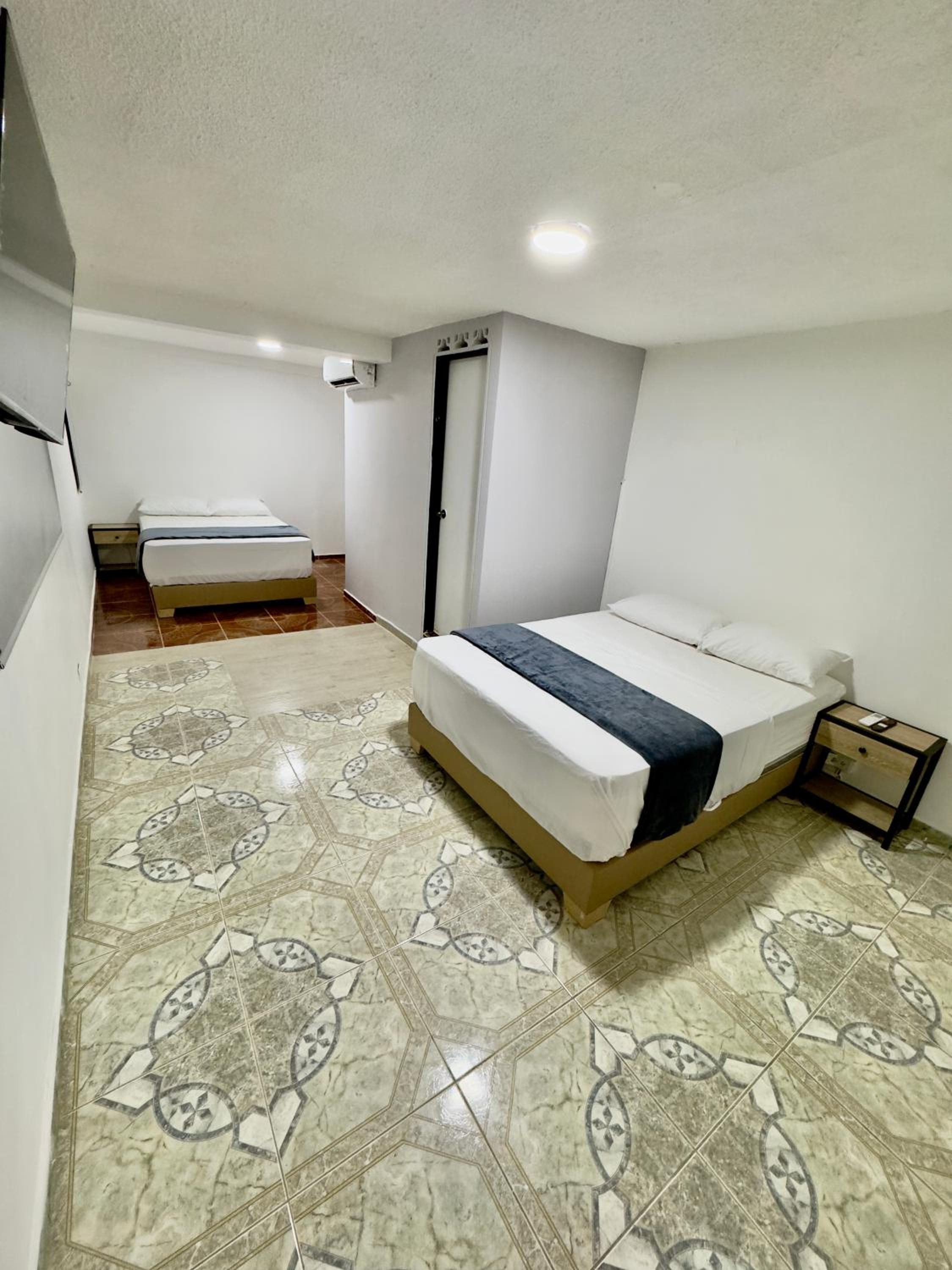 Hotel Estadio 80, Laureles