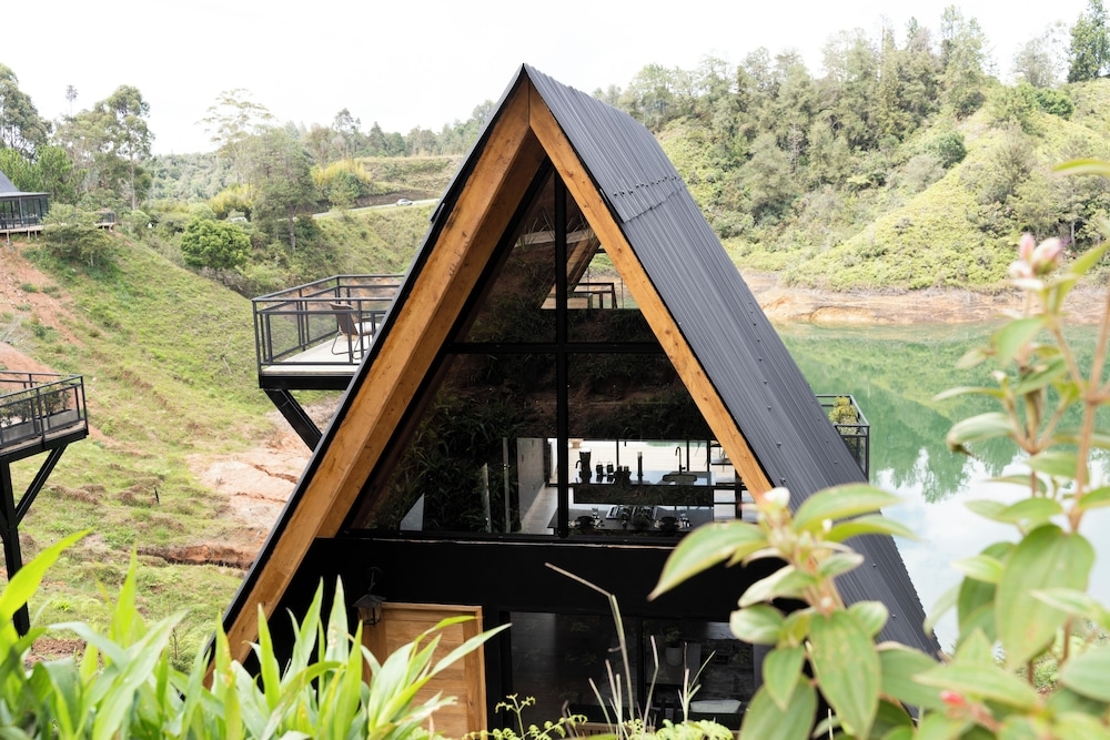 Foto de GRETEL CHALETS SUIZO