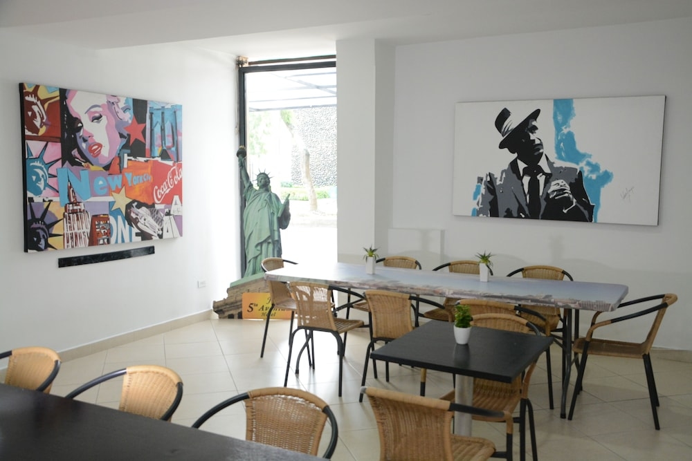 Hotel Quinta Avenida, Laureles