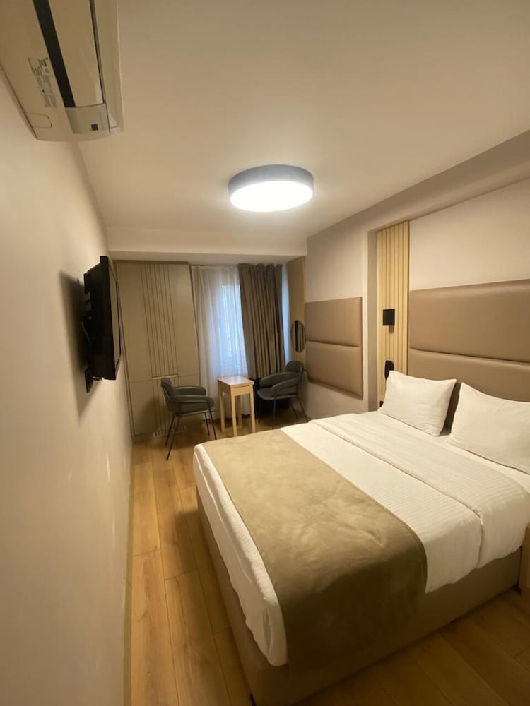 OTEL YENİ KAPI, Estambul