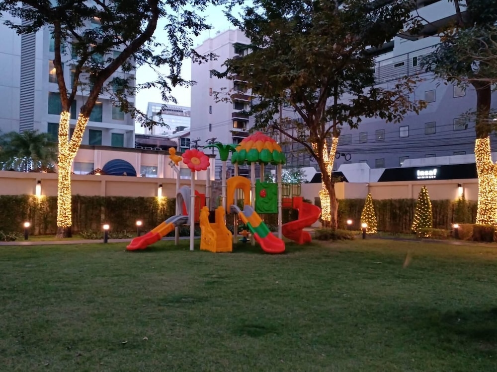 Floral Court Hotel & Residence Sukhumvit 13, Bangkok