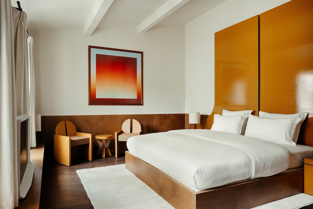 Edgar Suites Bouchardon, Paris